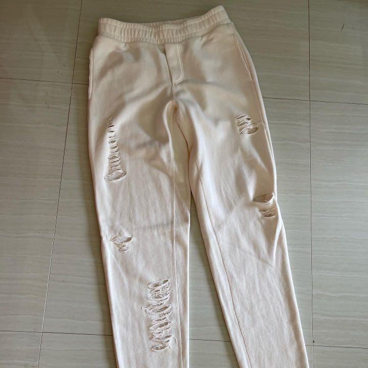 Excellent condition Alo yoga ripped sweatpants small waist 26 34