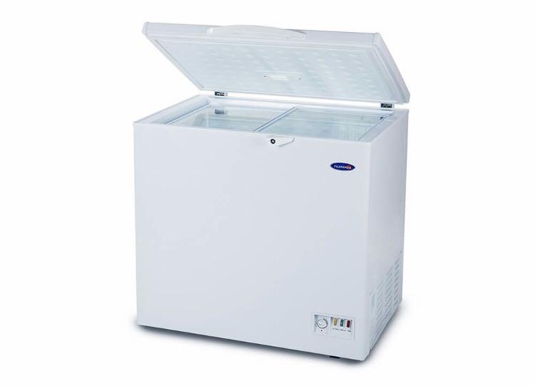 Fujidenzo 6 cu. ft. Dual Function Solid Top Chest Freezer/Chiller FC