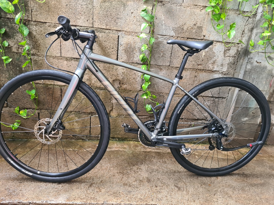 Giant Escape 1 Disc 2022 Hybrid Bike Size Small Sports