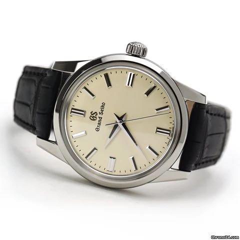 Grand Seiko SBGW231 Handwinding Dress watch, Luxury, Watches on Carousell
