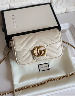 (Category: ) located in . Submitted by BagsLuxe (Listing ID 1169156945, Image 1). Description: .