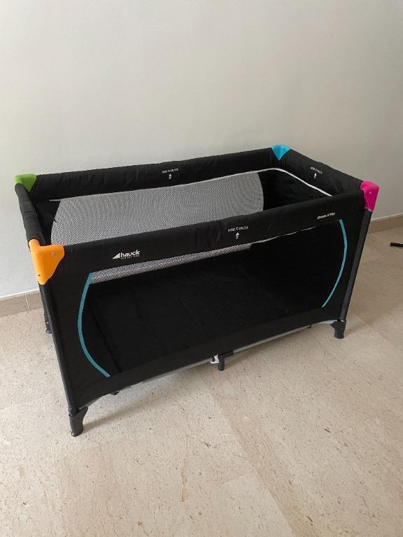 Hauck travel cot, Babies & Kids, Baby Nursery & Kids Furniture, Cots