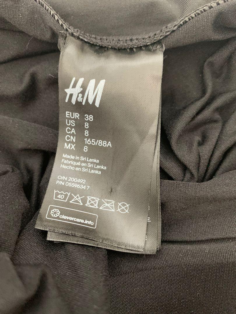 H&M One Piece Swimsuit - size US8 (Category: Bikinis & Swimsuits) located in Imus. Submitted by efr_2019 (Listing ID 1169046685, Image 3). Description: In very good condition Used only once Reason for selling: Decluttering.