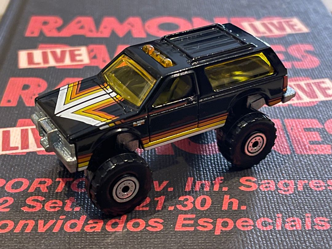 Hot wheels hotsell chevy blazer 4x4