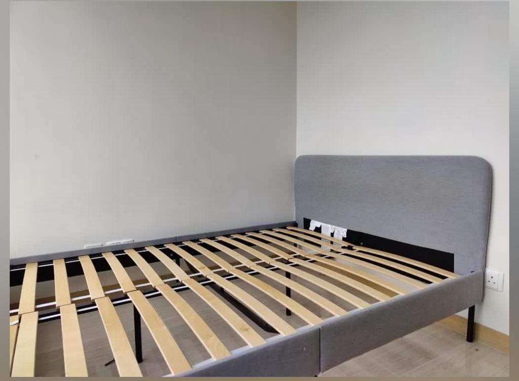 IKEA SLATTUM Small Double Bed, 傢俬＆家居, 傢俬, 床架及床褥 Carousell