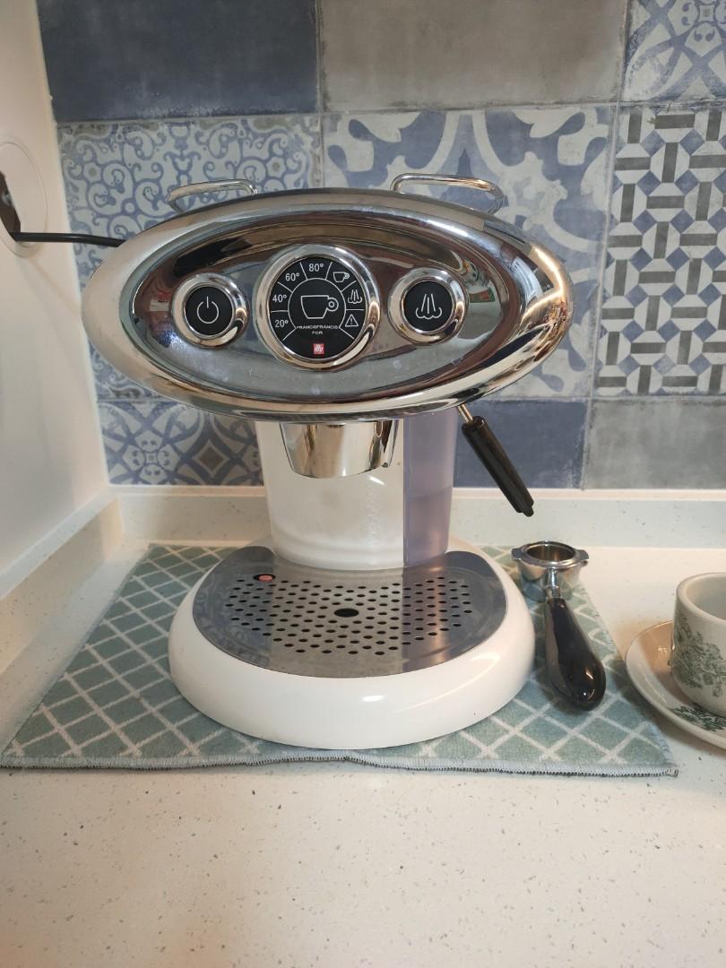 Illy coffee machine X7.1, TV & Home Appliances, Kitchen Appliances