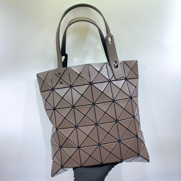 ISSEY MIYAKE BROWN BAOBAO TOTE BAG 227012691, Women's Fashion, Bags ...