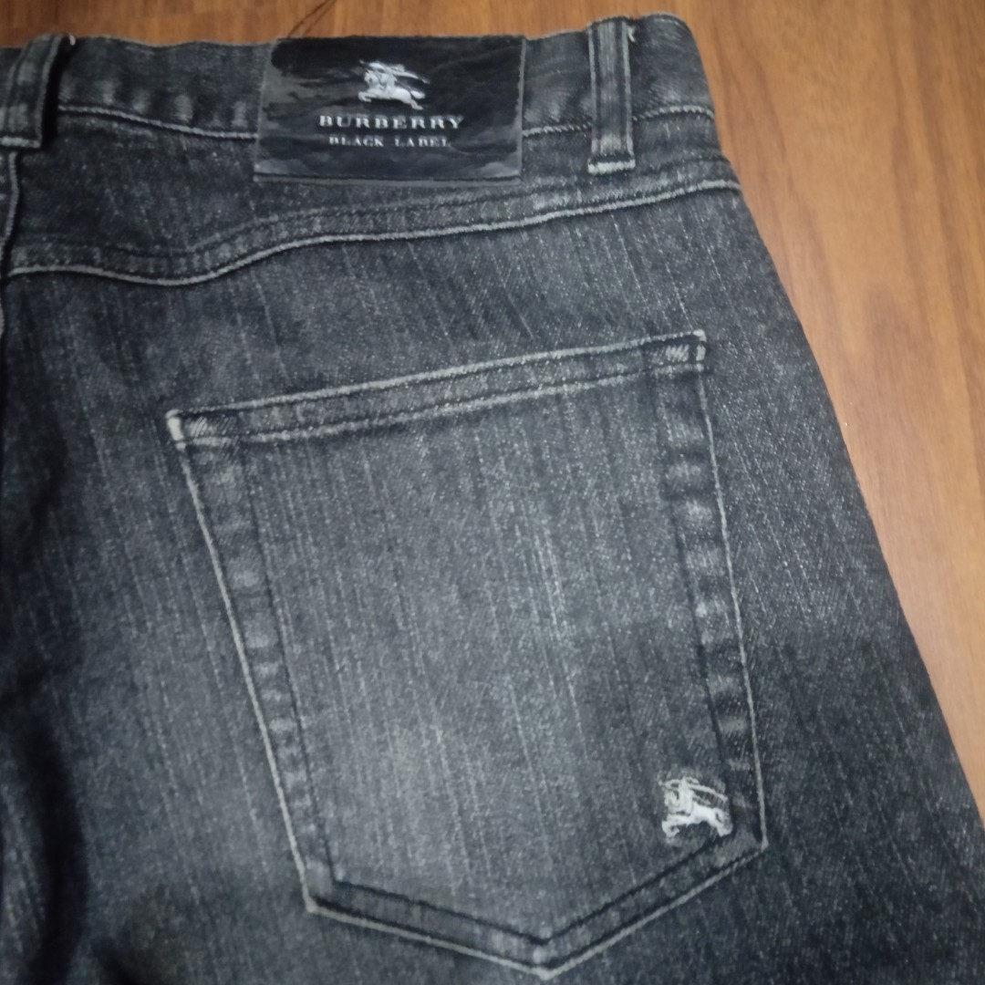 jeans Burberry black label Size Lip85 x P102 Fesyen Pria Pakaian Bawahan di Carousell