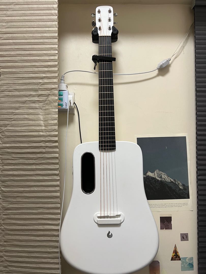 Lava Me 2 Guitar White, 興趣及遊戲, 音樂、樂器& 配件, 樂器- Carousell