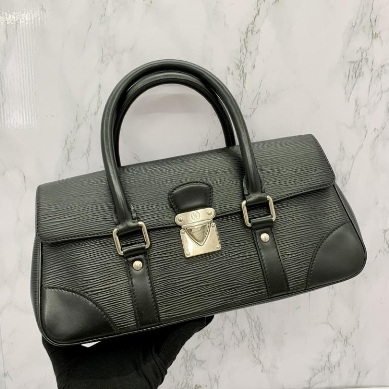 LOUIS VUITTON SEGUR PM HANDBAG IN BLACK EPI LEATHER M58822 HAND BAG PURSE  ref.981455 - Joli Closet