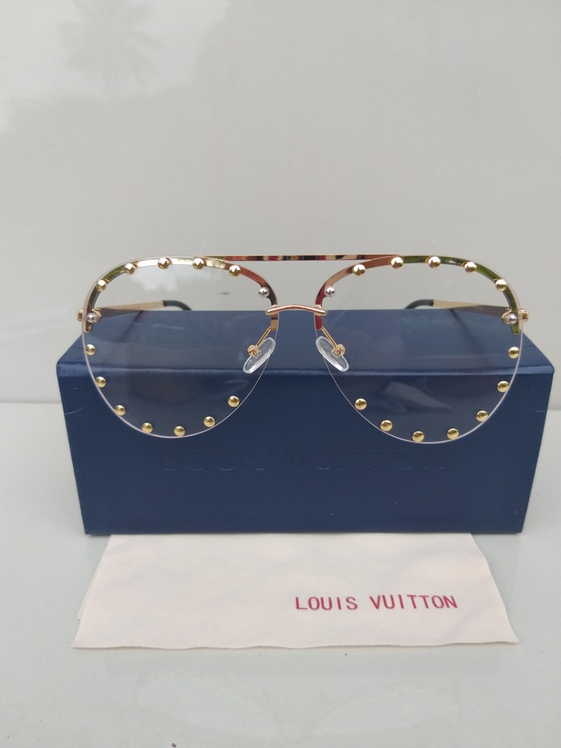 Authenticated) LV Grease Sunglasses , Women's Fashion, Watches &  Accessories, Sunglasses & Eyewear on Carousell