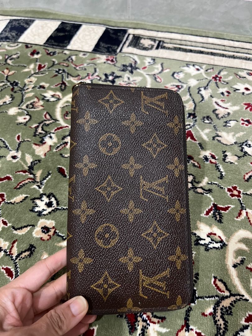 LV Long Wallet/Purse, Luxury, Bags & Wallets on Carousell