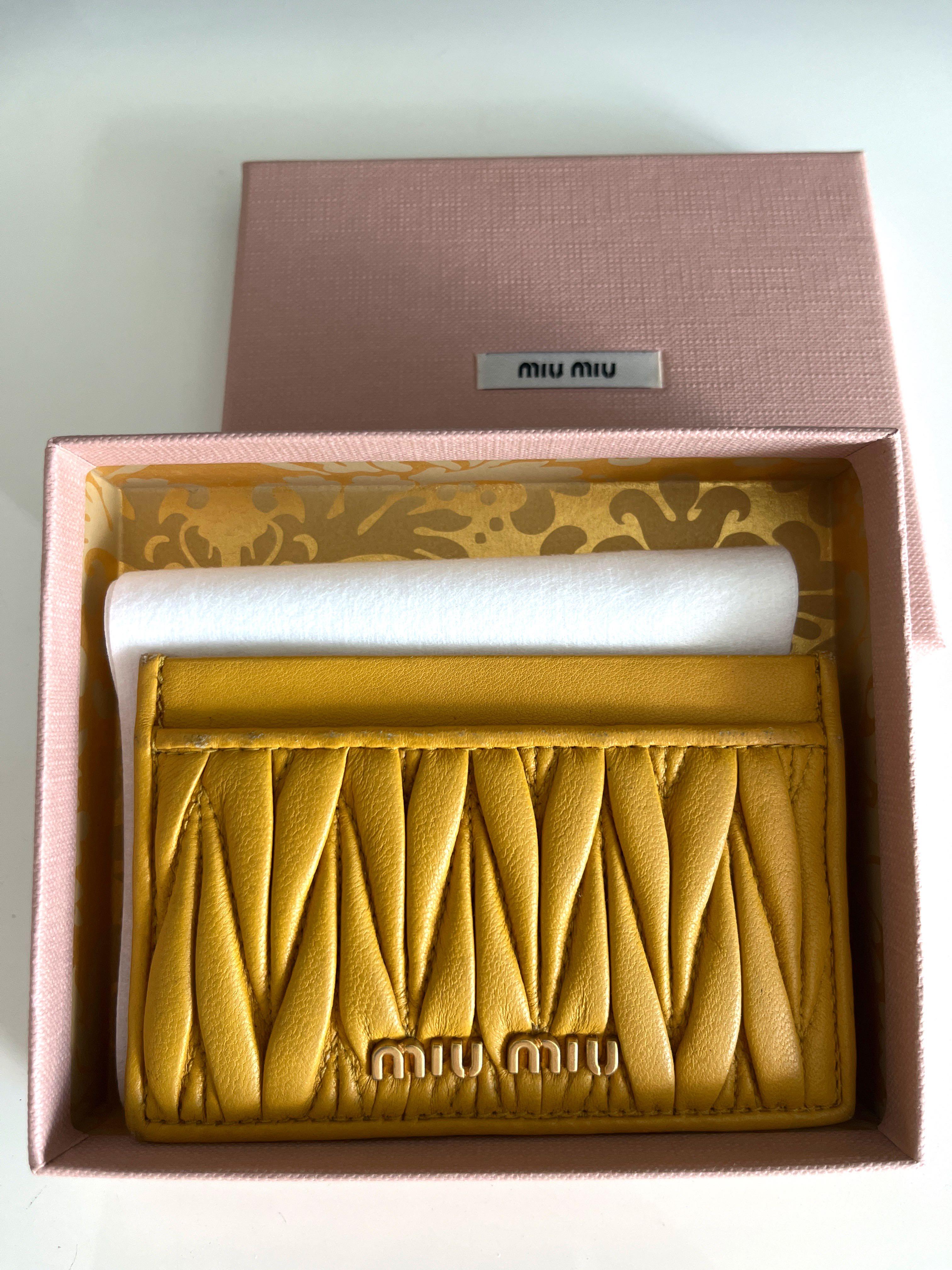 Miu miu hotsell matelasse card holder