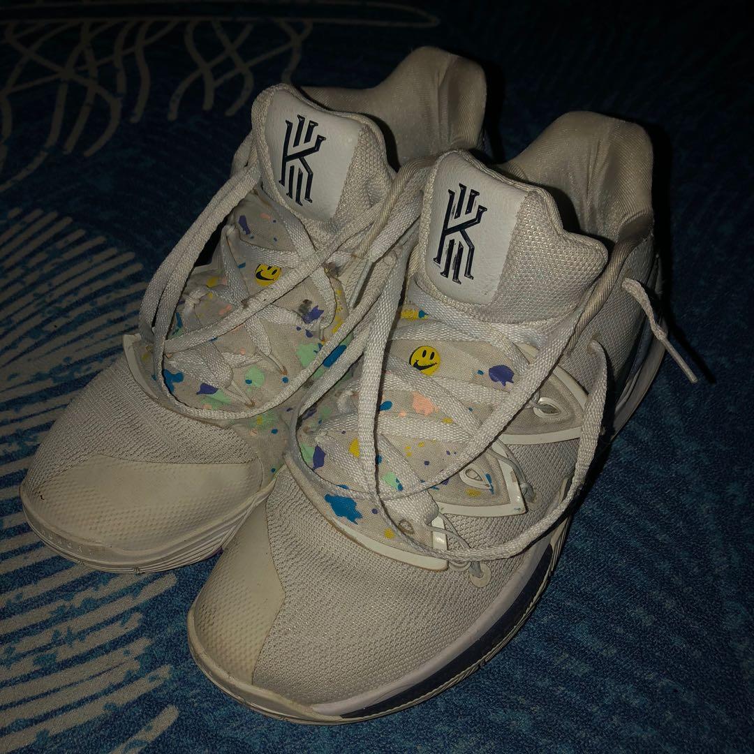 Kyrie clearance 5 smiley