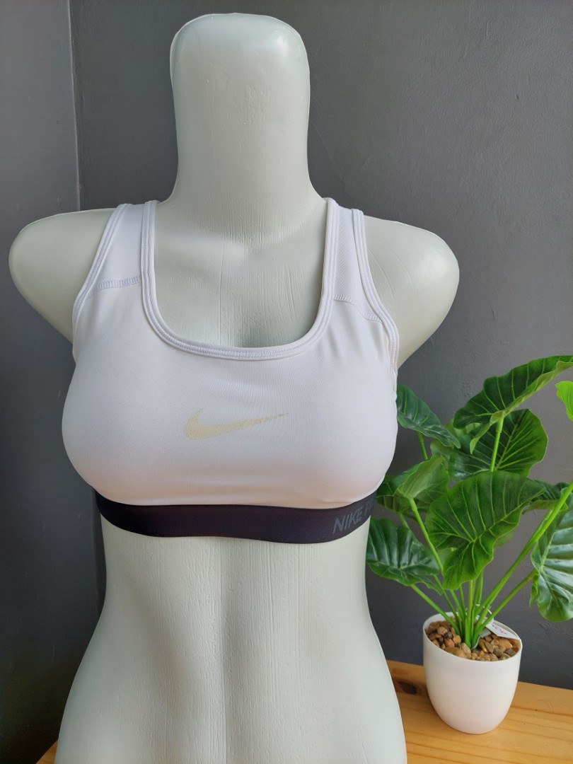 Nike pro dri fit sport bra, Olah Raga, Baju Olahraga di Carousell