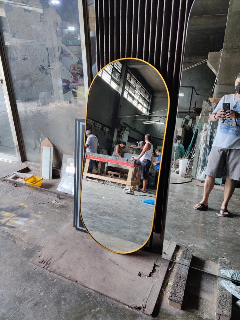 Oval mirror with gold aluminum frame (Category: Mirrors) located in Malabon City. Submitted by mirrors.ph (Listing ID 1169090462, Image 2). Description: Oval mirror with gold aluminum frame and plywood backing using 6mm thick copper free lead free mirror. Size: 2ft x 4.5ft P2700 Add P200 if with back hook Available colors gold, glossy black, matte black, white and silver aluminum frame. Customize sizes and shapes are welcome..