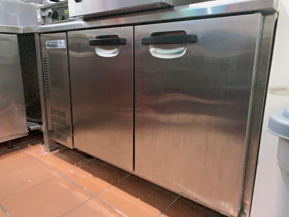 4 door counter fridge