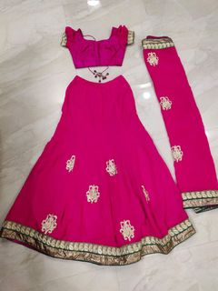 (Category: ) located in . Submitted by allaboutsarees (Listing ID 1169221775, Image 1). Description: .
