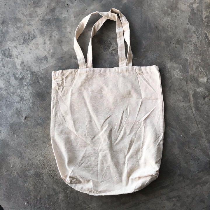 TOTE BAG KAIN Men s Fashion Bags Sling Bags on Carousell