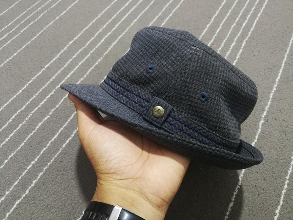 Aquascutum store rebel cap