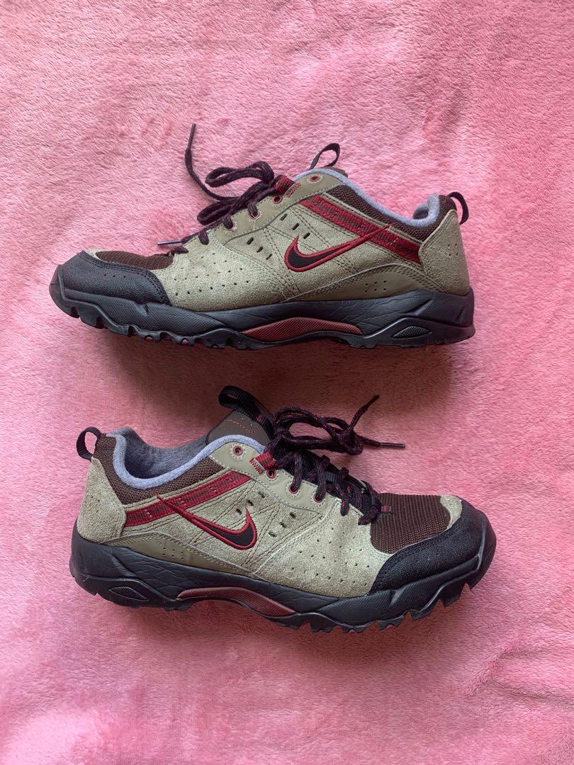 Vintage nike shop hiking shoes