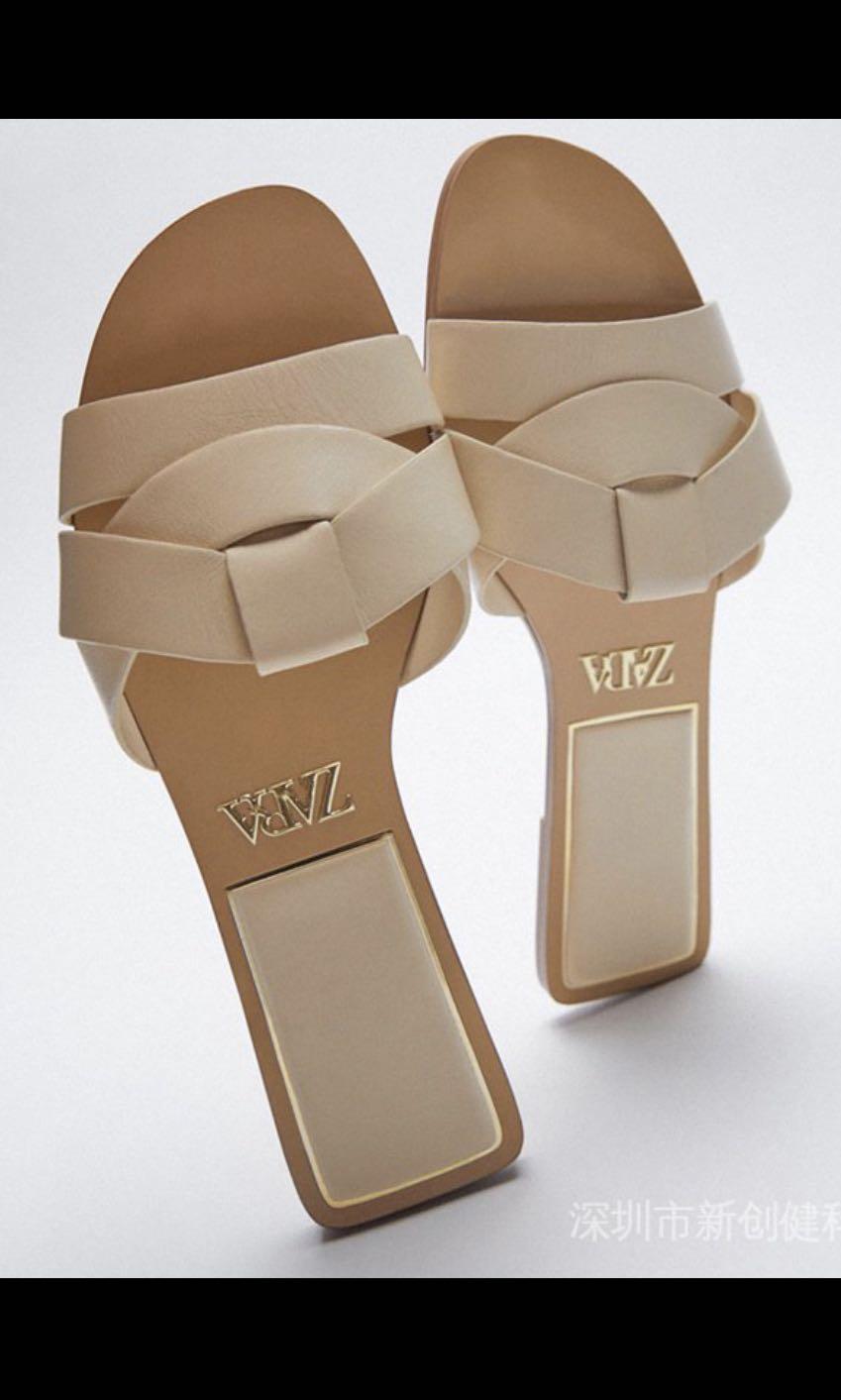 bershka beige sliders