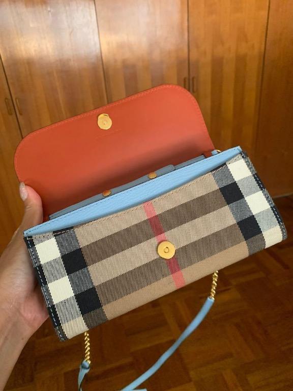 Burberry wallet FOR SALE!, Luxury, Bags & Wallets on Carousell