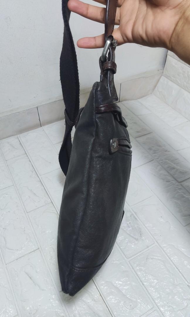 Calvin klein tali signature messenger hot sale