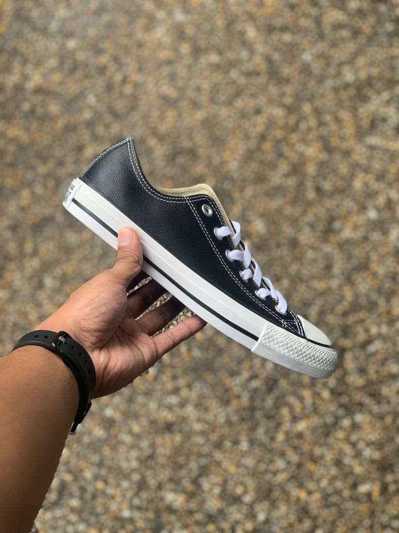 Converse leather black low on sale