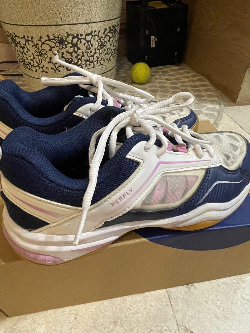 Decathlon squash shoes, Babies & Kids, Babies & Kids Fashion on Carousell