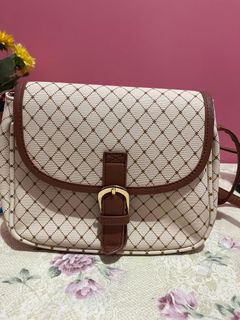 (Category: ) located in . Submitted by JAPANBAGS05 (Listing ID 1169303735, Image 1). Description: .