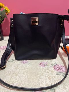 (Category: ) located in . Submitted by JAPANBAGS05 (Listing ID 1169305866, Image 1). Description: .
