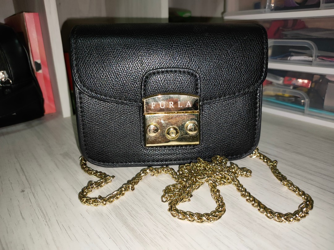 Harga sling hotsell bag furla