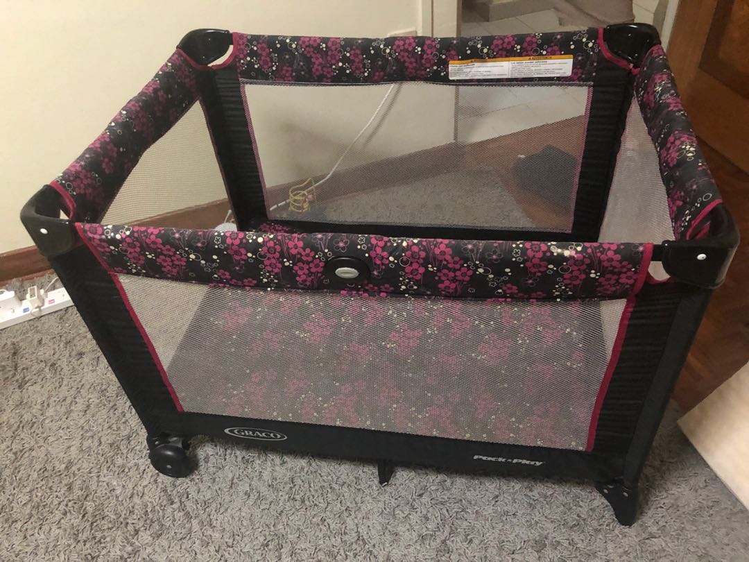 Graco travel cot playpen, Babies & Kids, Baby Nursery & Kids Furniture