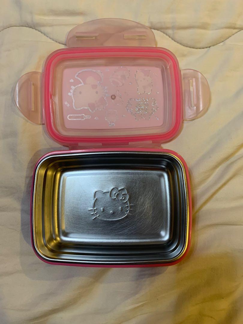Hello Kitty Lunch Box (Category: Weaning & Toddler Feeding) located in Malabon City. Submitted by kidsmnl (Listing ID 1169412210, Image 2). Description: RFS-Decluttering Original Korean license Sanrio Well Maintained.