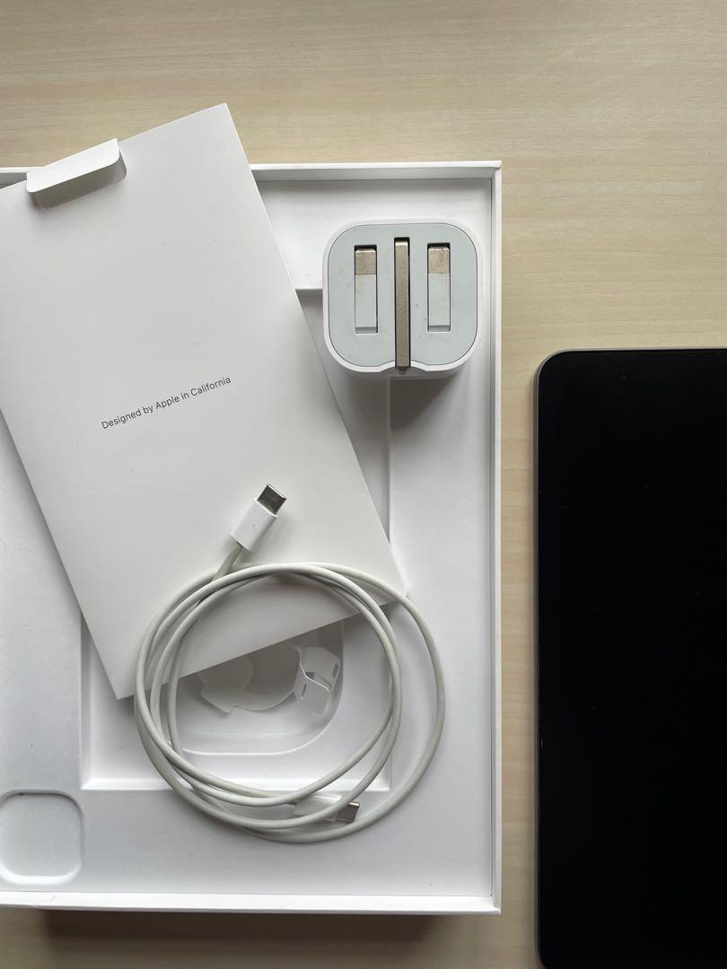 iPad Pro 2020, 11" 256gb (Category: iPad) located in Antipolo. Submitted by thirdmarcher (Listing ID 1169395566, Image 3). Description: iPad Pro 2020, 11” (2nd gen) Wi-Fi only 256gb in Space Gray Complete inclusions (with box) - Original USB-C charge cable - USB-C power adapter - FREE yellow silicone case + installed matte ESR screen protector Screen protected since day 1 In a case also since day 1 95% smooth, with a tiny (negligible) scratch on 