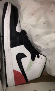 (Category: ) located in . Submitted by ddgcloset (Listing ID 1169386479, Image 1). Description: .