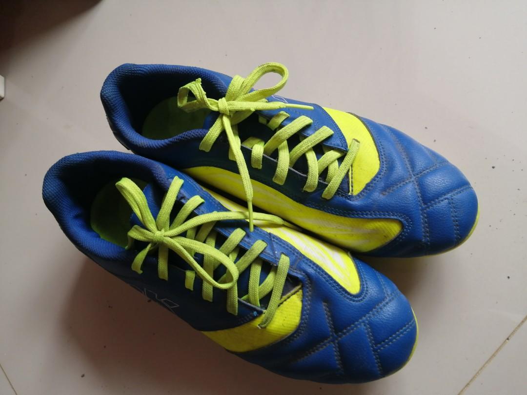 kipsta indoor football shoes