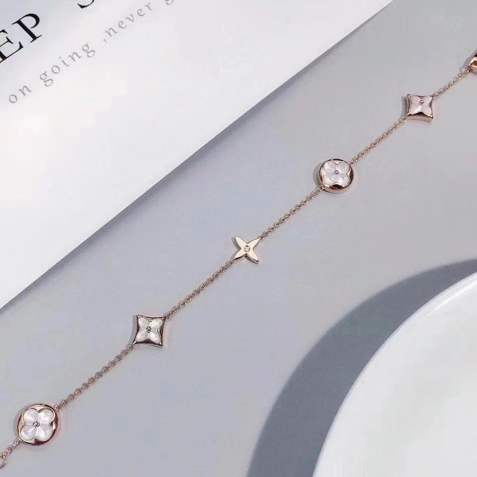 Louis Vuitton - Color blossom BB Star bracelet, pink gold, pink pearl and  diamond, Luxury, Accessories on Carousell
