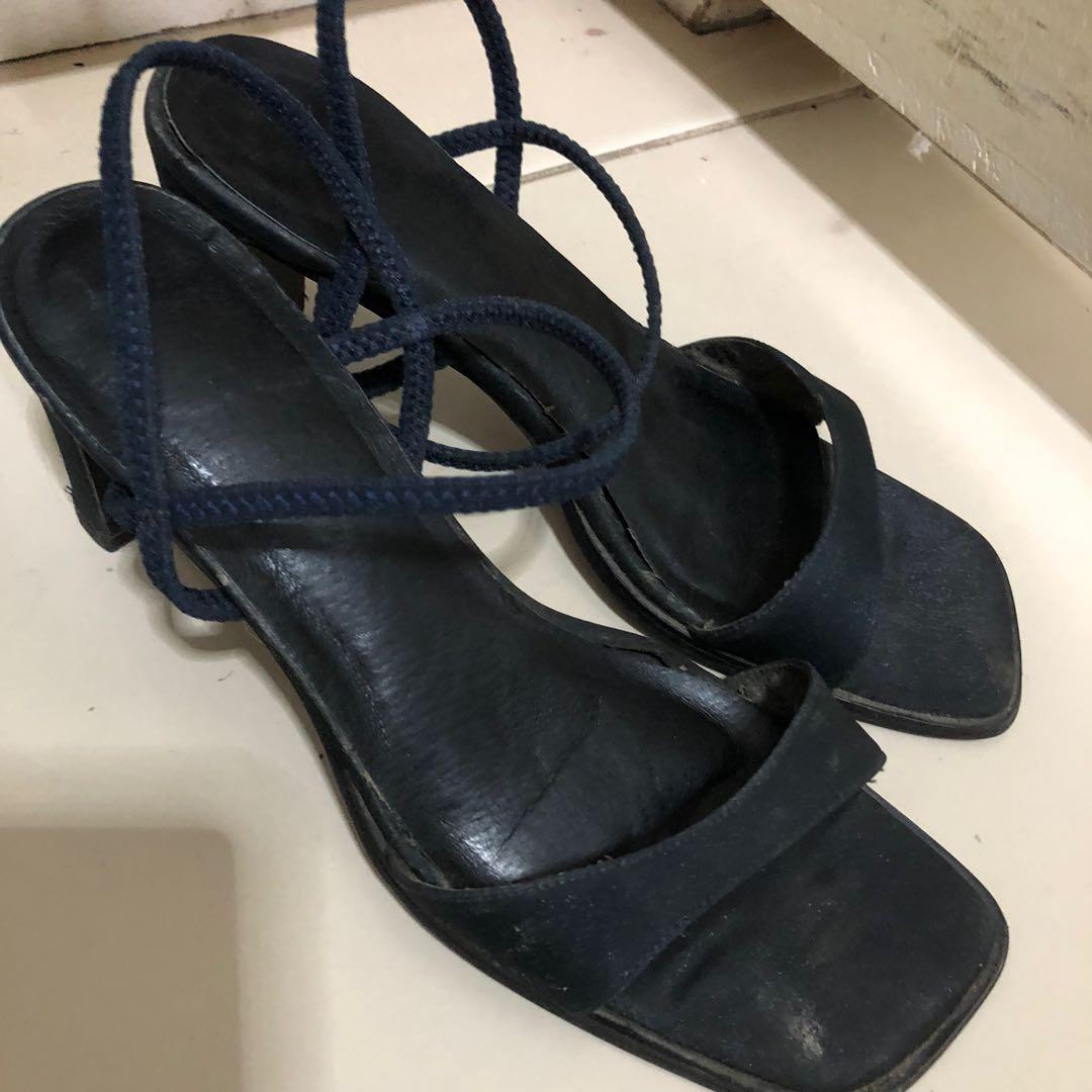 Nine west Navy blue sandals short heels size 8