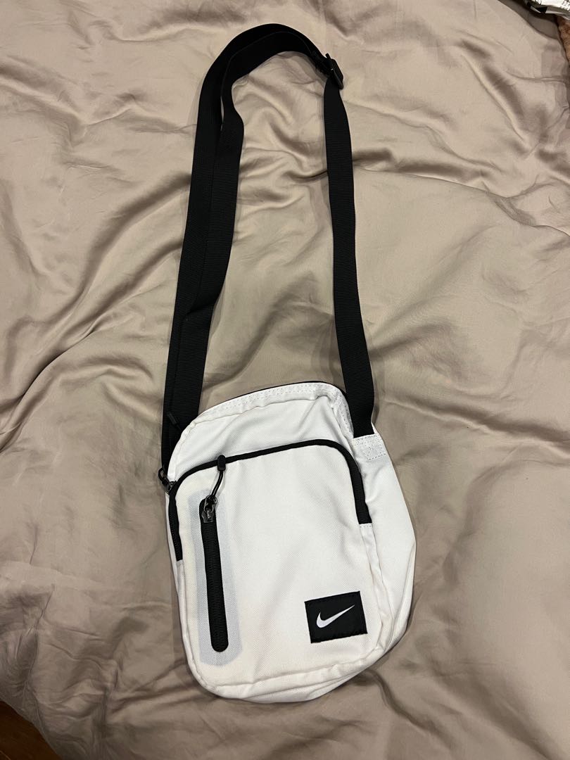 Nike sling bag, Men's Fashion, Bags, Sling Bags on Carousell
