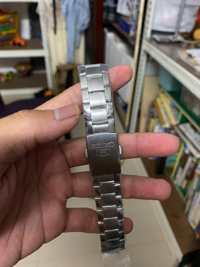 Original Seiko 18mm stainless steel strap Men s Fashion Watches