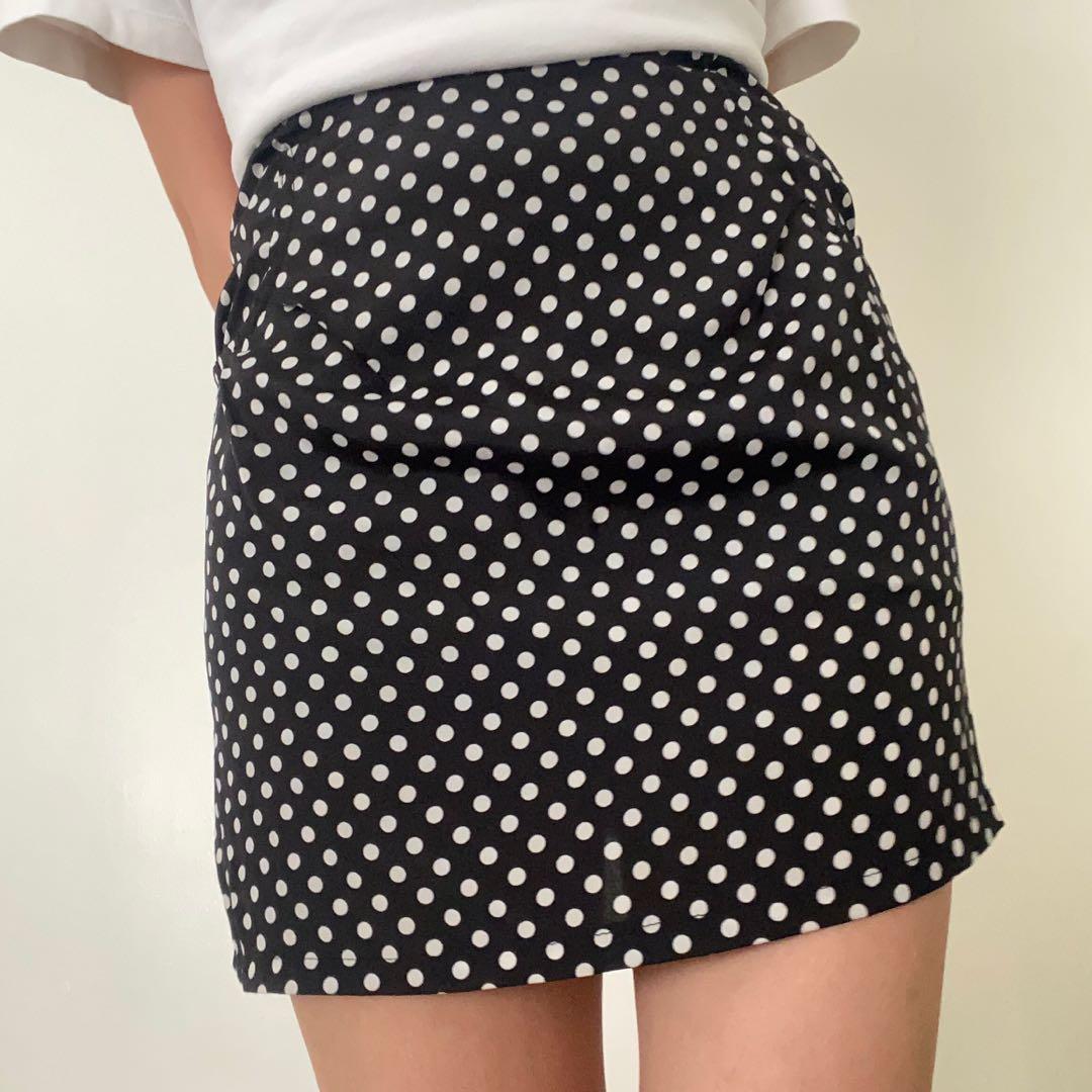 Polkadot Skirt (Category: Skirts) located in Paranaque City. Submitted by lufstruck (Listing ID 1169239815, Image 2). Description: Dm me for dimensions! :) .