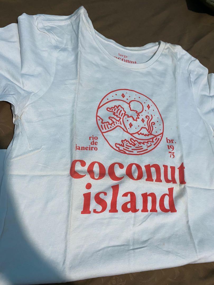 Preloved Tshirt Coconut Island, Fesyen Wanita, Pakaian Wanita