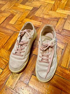 (Category: ) located in . Submitted by lollybee (Listing ID 1169329484, Image 1). Description: .