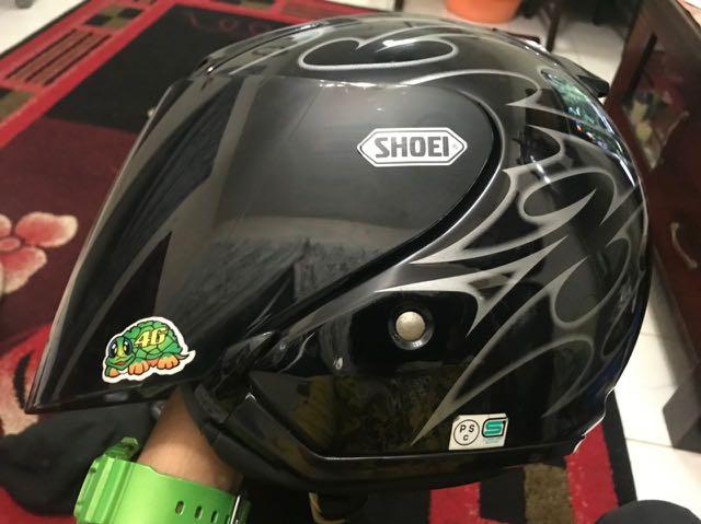 Shoei hitam hotsell