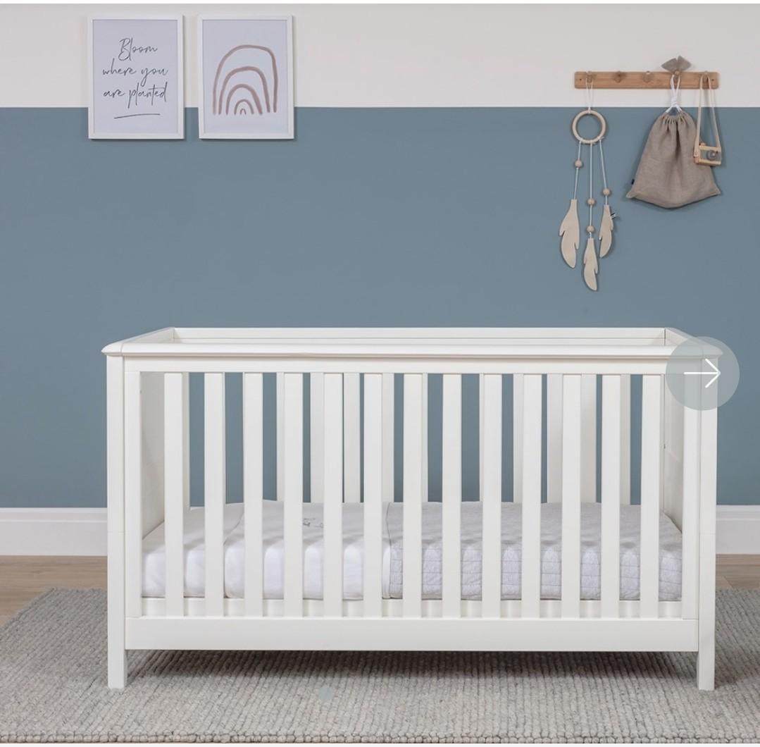 SilverCross Cot Bed (convertible), Babies & Kids, Baby Nursery & Kids Furniture, Cots & Cribs on