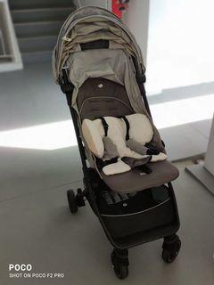 Stroller with detachable car seat