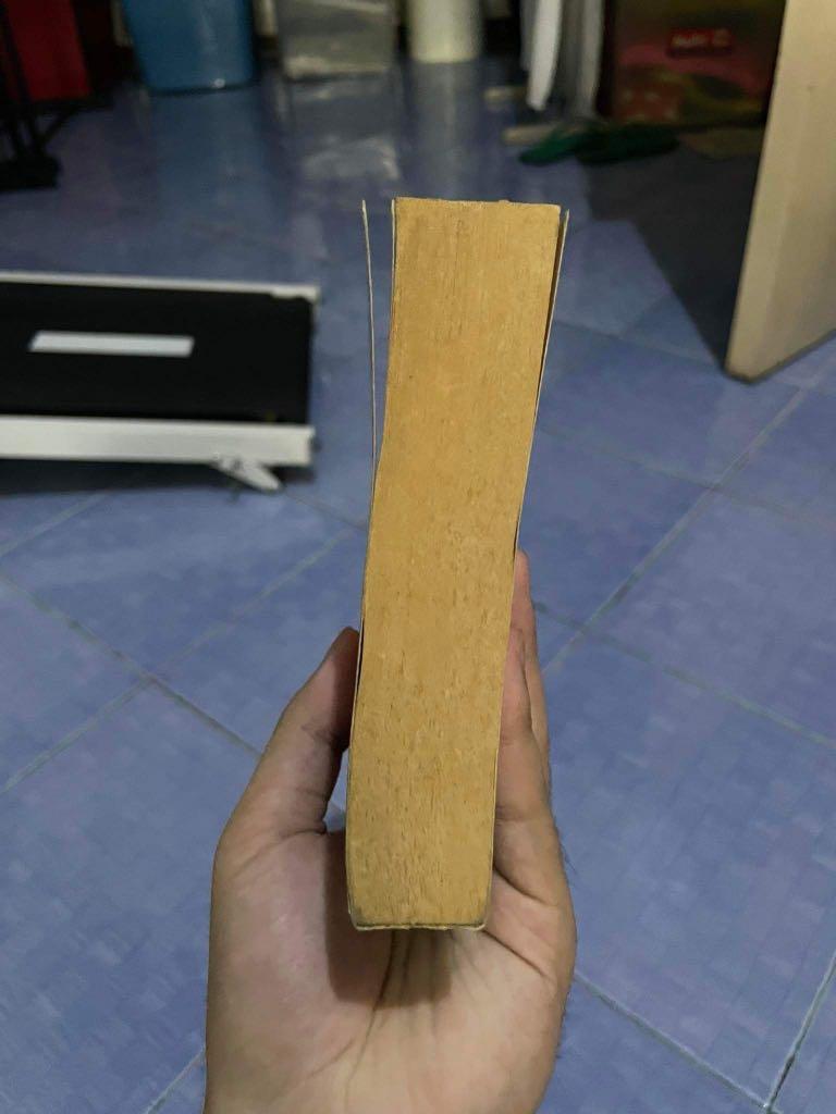 The Lucky One by Nicholas Sparks (Category: Storybooks) located in Manila. Submitted by schwarger (Listing ID 1169300068, Image 3). Description: .