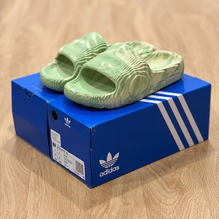 Adidas outlet adilette box